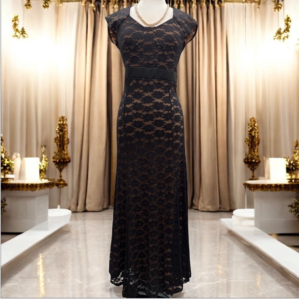 Miusol Black Lace Overlay Nude Illusion Cap Sleeve Long Maxi Dress | Size Large